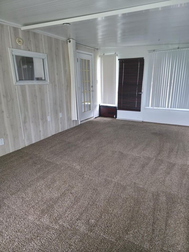 12045 Formosa St - Photo 7 of 28