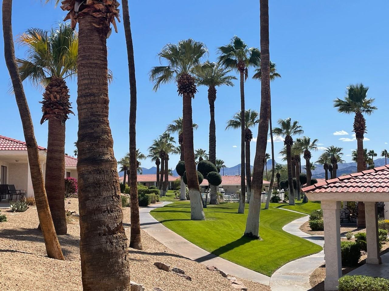 375 London Bridge Rd #39 - Photo 2 of 50