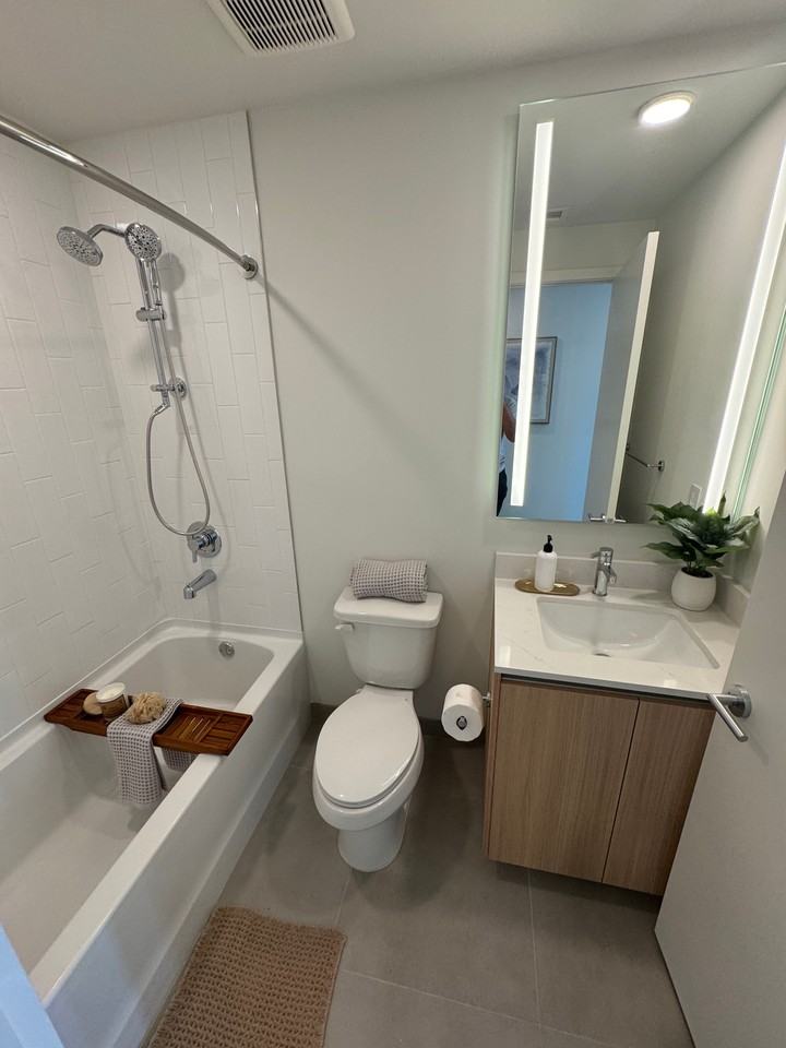 44 Northwest 32nd Street #B3 - Photo 5 of 18