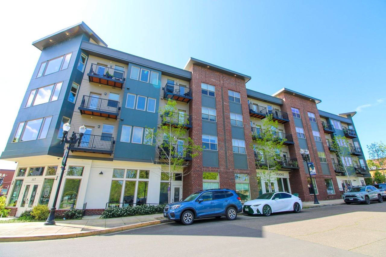 75 C St - Photo 2 of 46