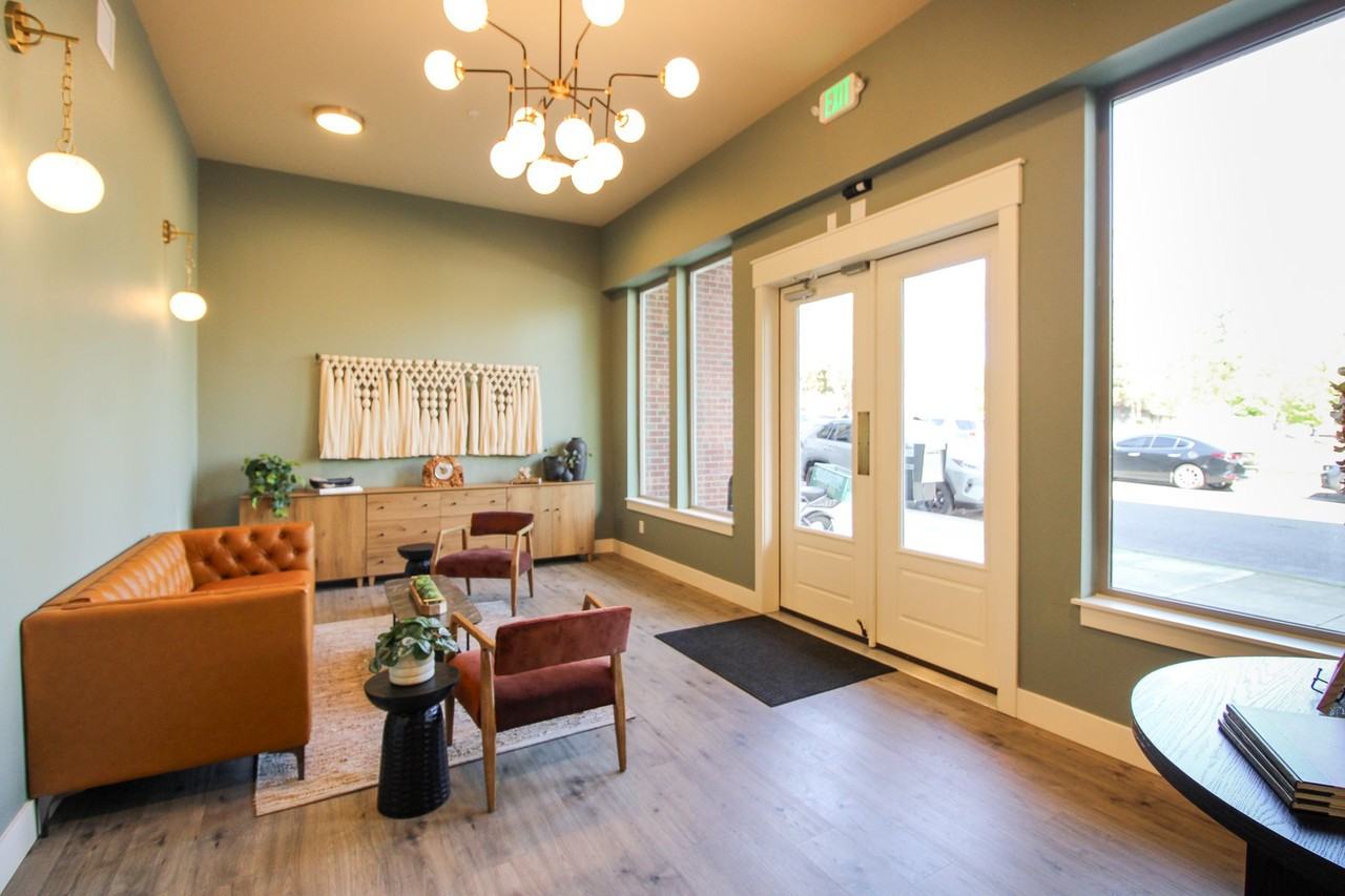 75 C St - Photo 4 of 46