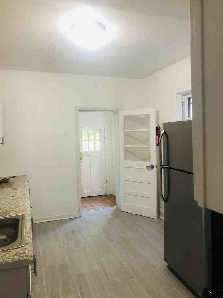 160 Barnt Ave - Photo 3 of 25