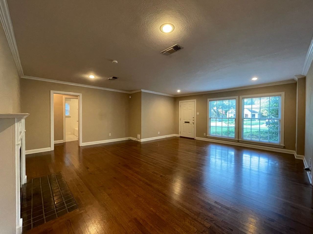 3538 Westcliff Rd S - Photo 3 of 37