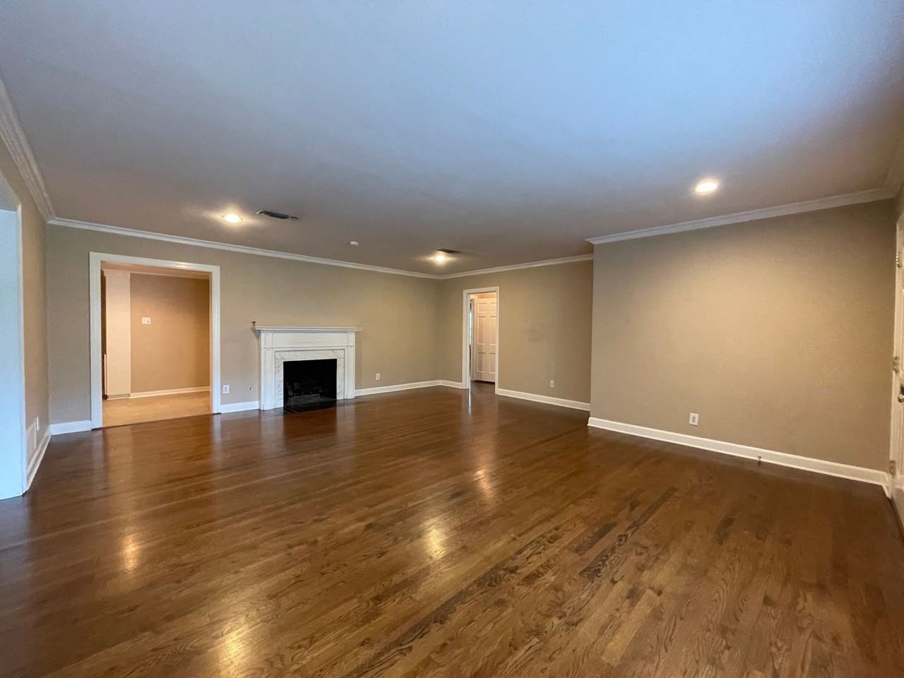 3538 Westcliff Rd S - Photo 5 of 37