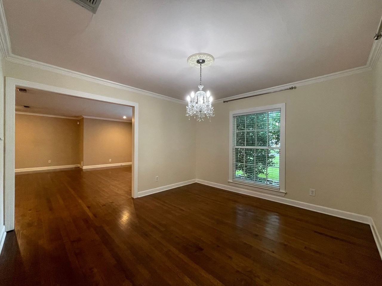 3538 Westcliff Rd S - Photo 7 of 37