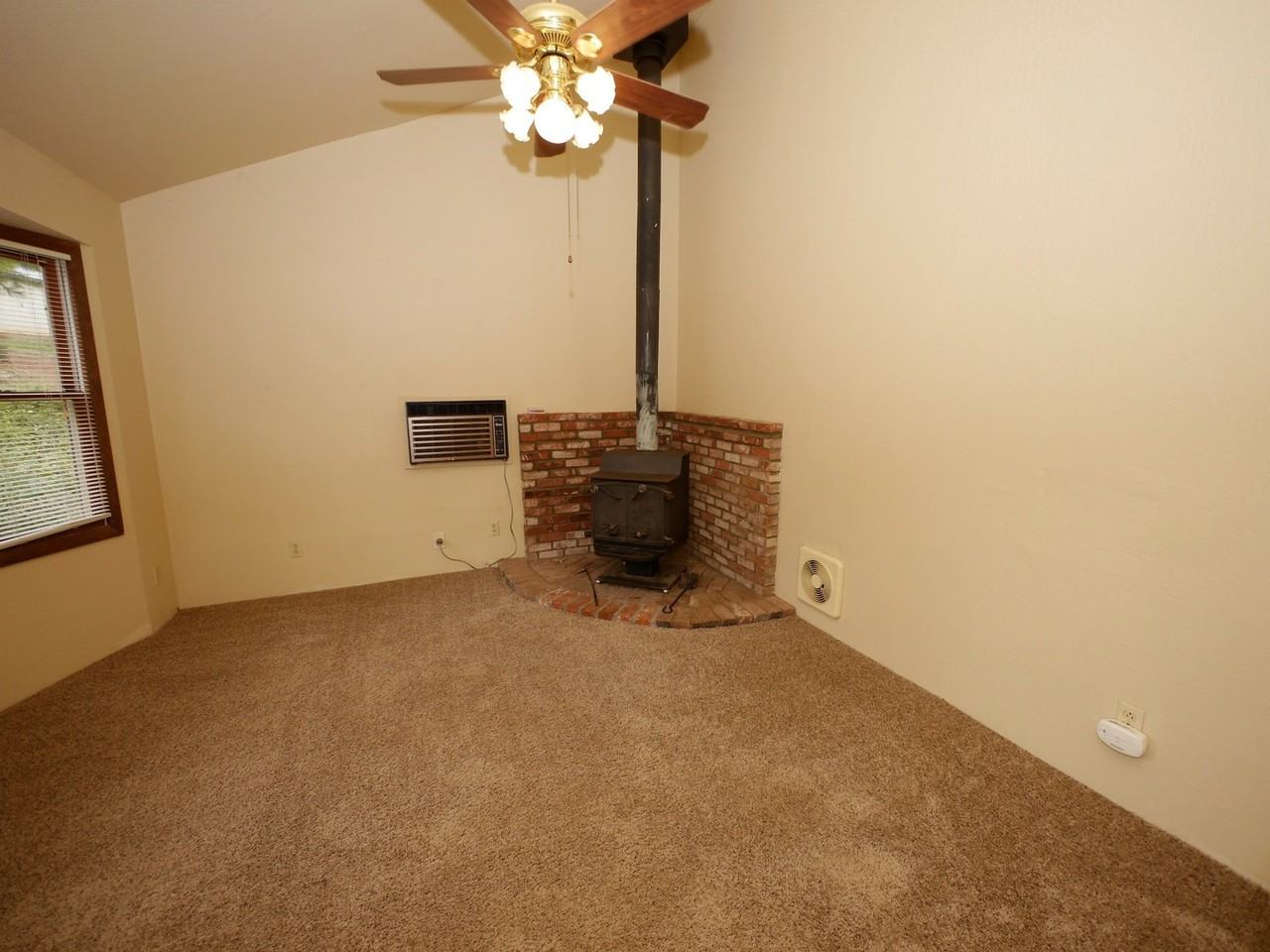 99 99 Parsons Ln. - Photo 2 of 13