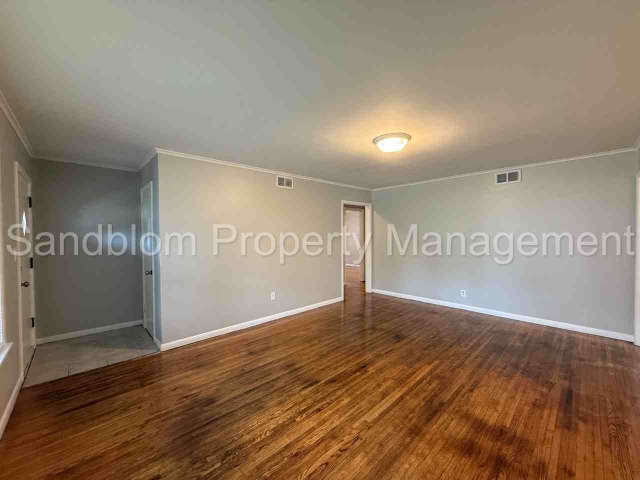 3810 S Indianapolis Ave - Photo 5 of 21