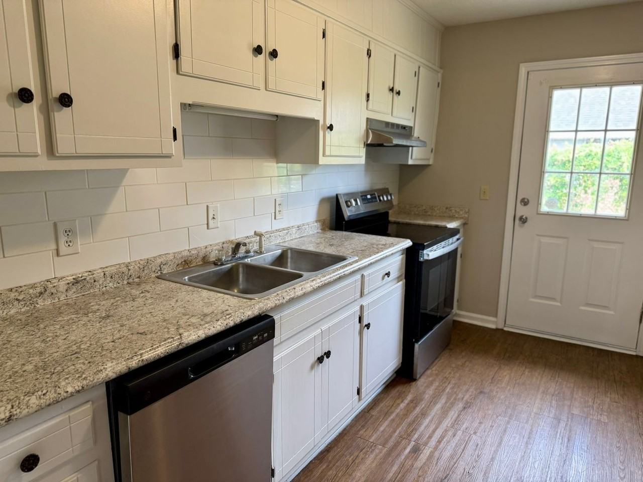 13 Southern Ct - Photo 2 of 11