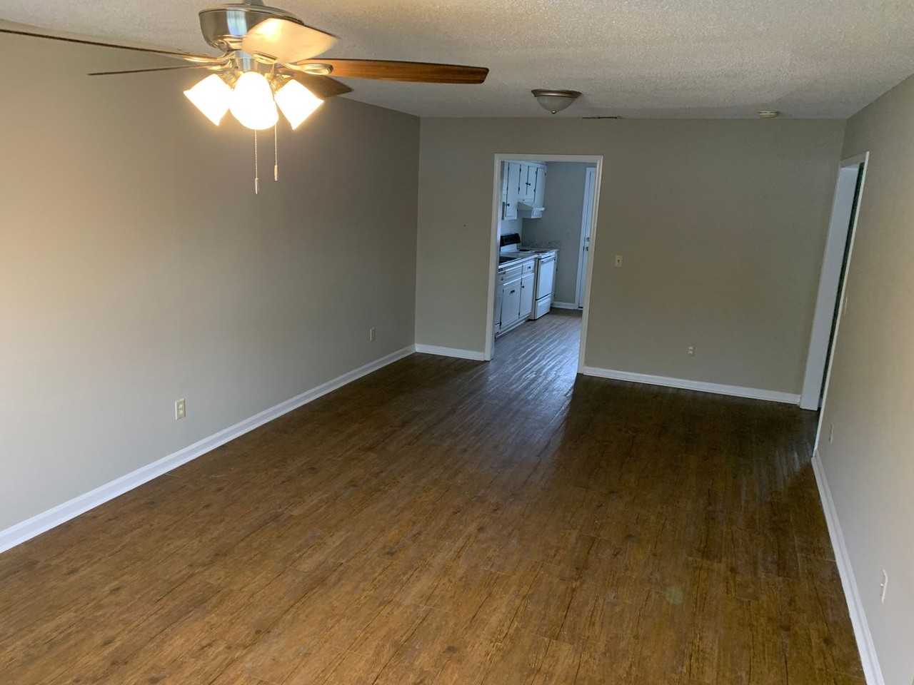 13 Southern Ct - Photo 4 of 11