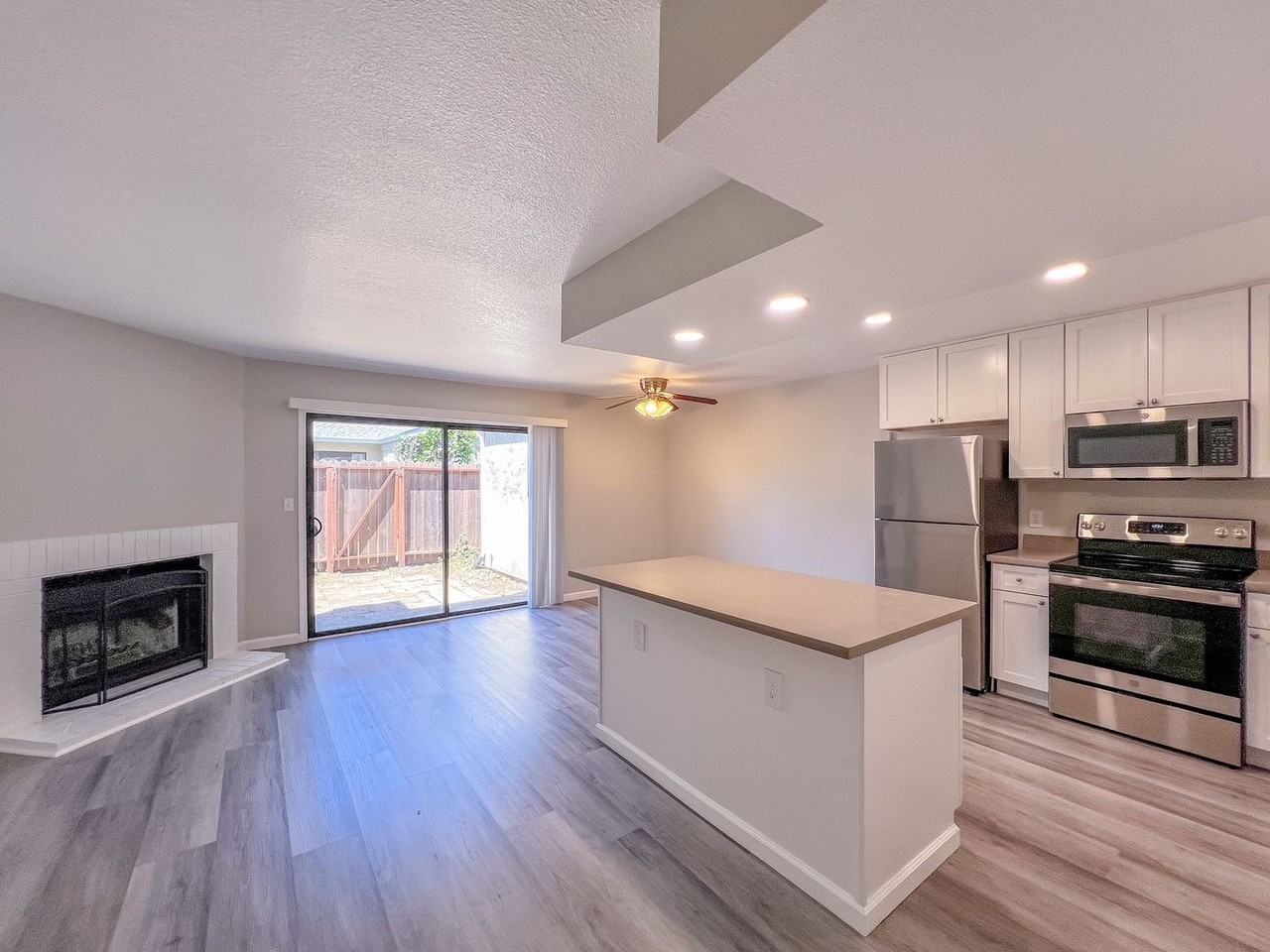 126 Adobe Ln - Photo 3 of 16