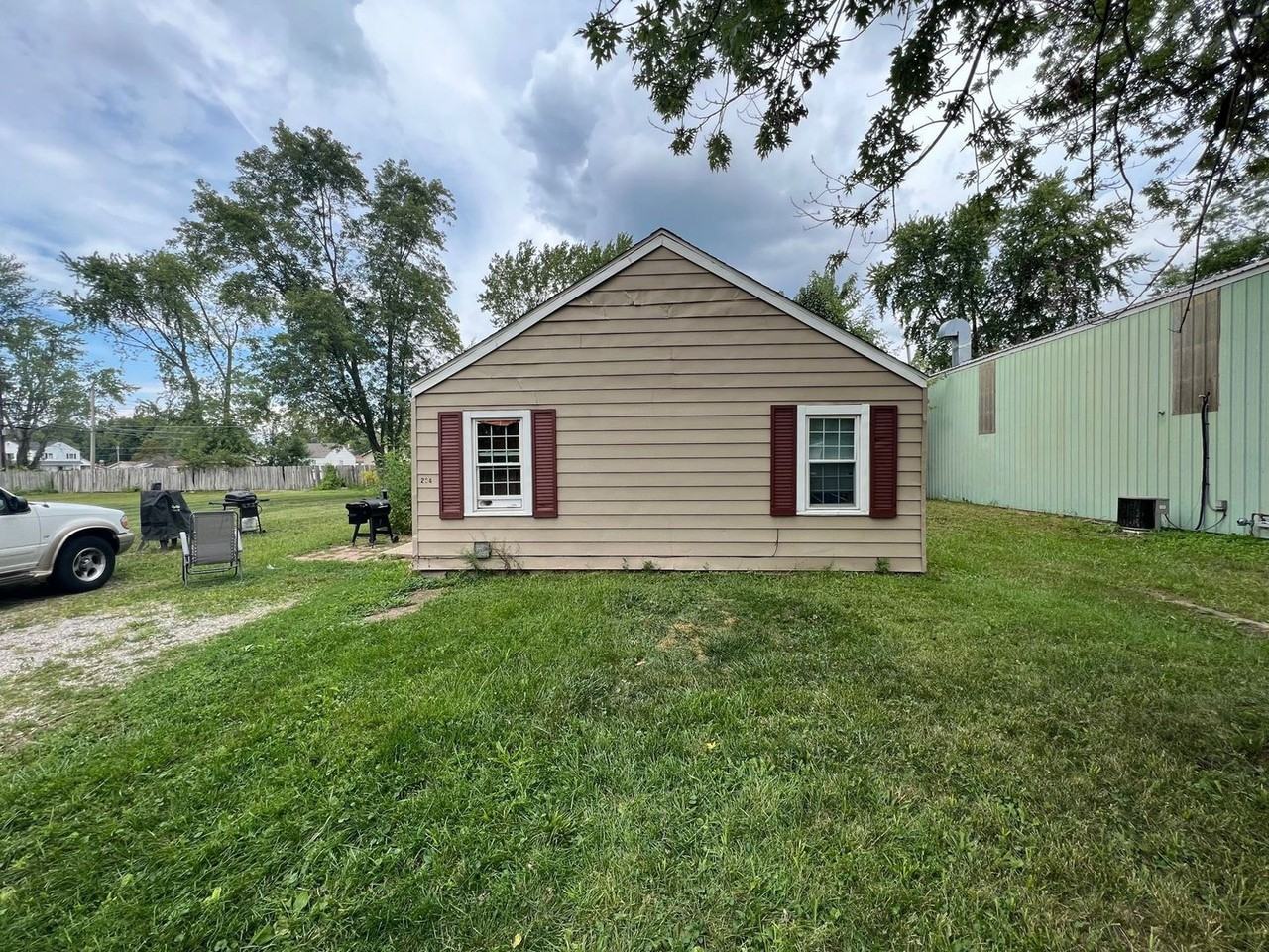 204 E Dartmouth Ave - Photo 2 of 5