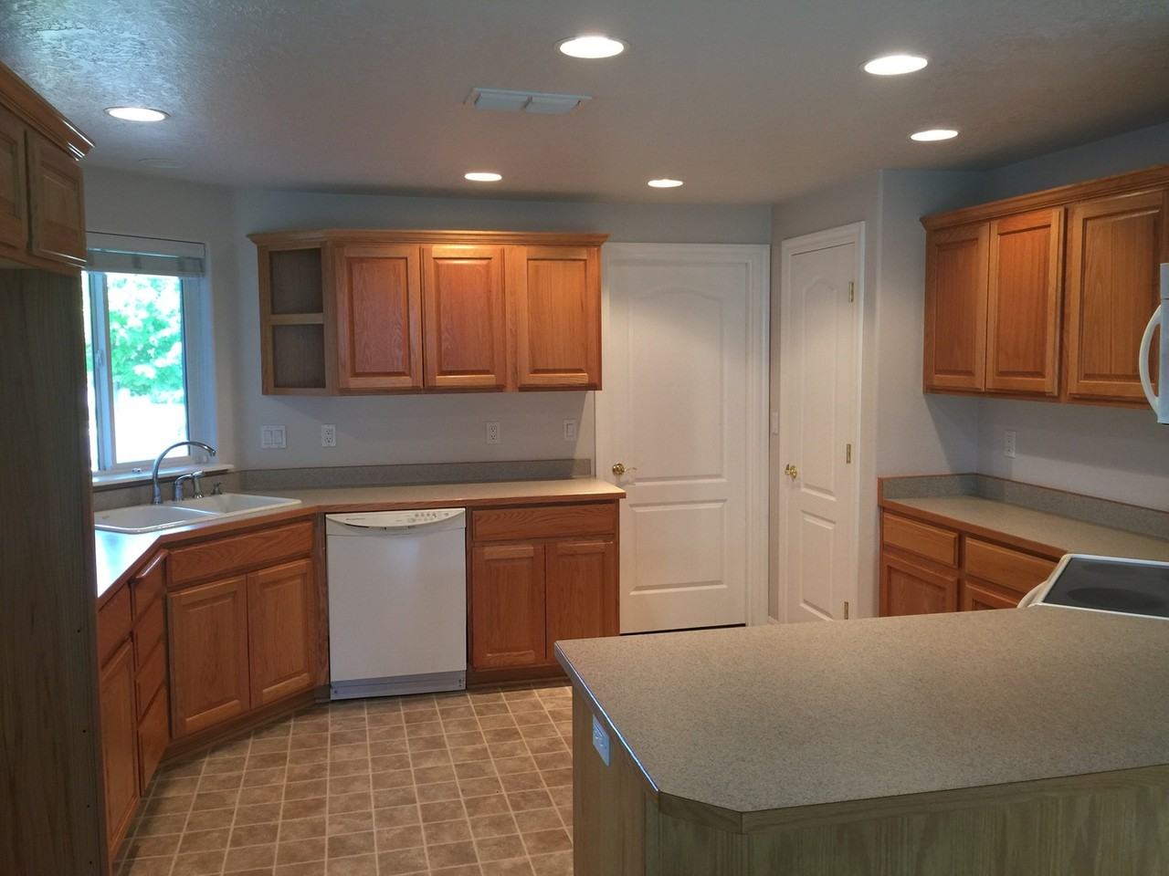 2723 Esther Ln - Photo 5 of 12