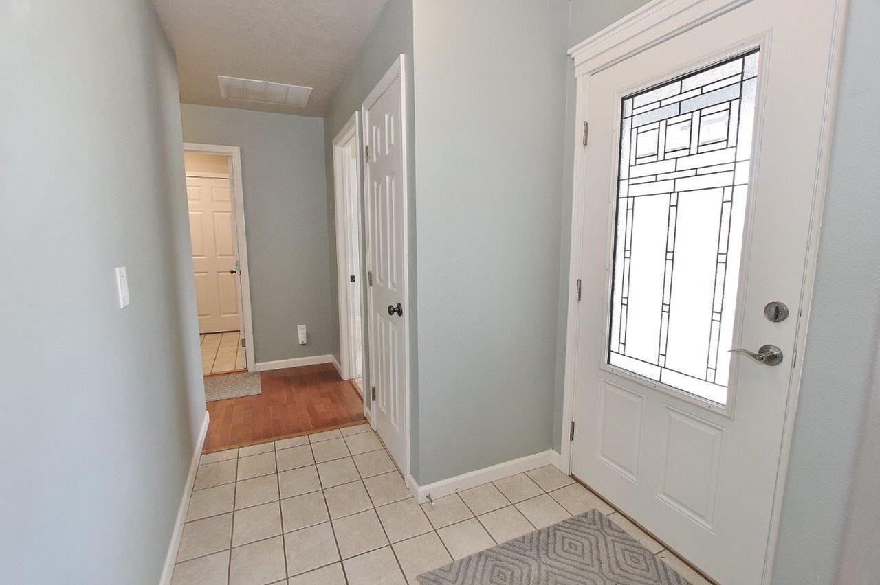 1854 W Mulhuland Ct - Photo 2 of 25