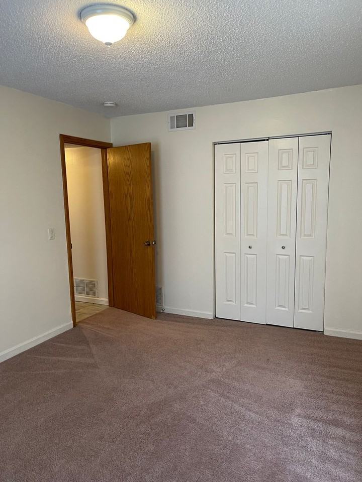 709 Dondee Dr #2 - Photo 6 of 7