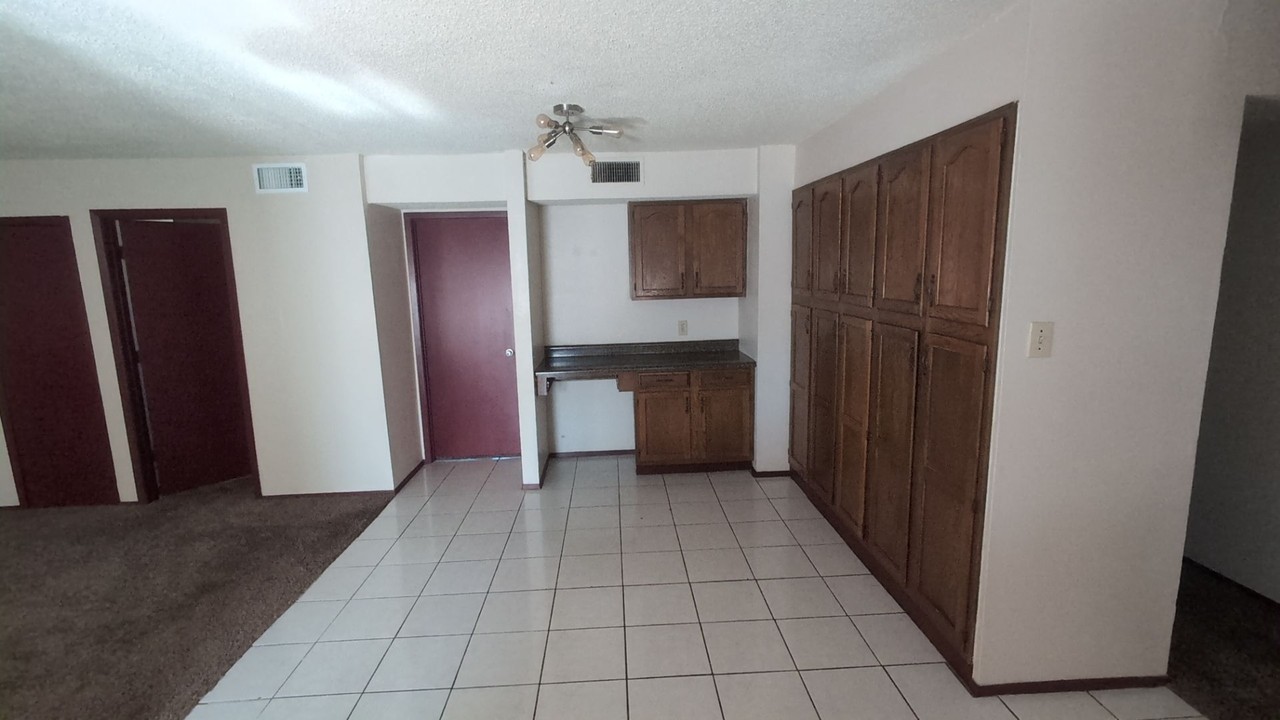 3705 EOM - Photo 4 of 9