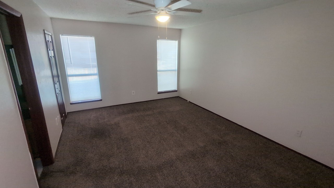 3705 EOM - Photo 6 of 9