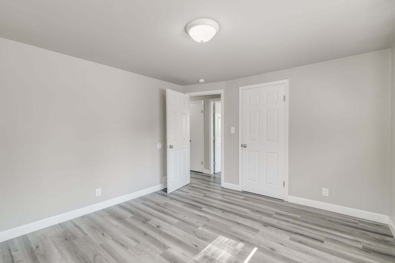 471 Farwell Ave - Photo 2 of 12