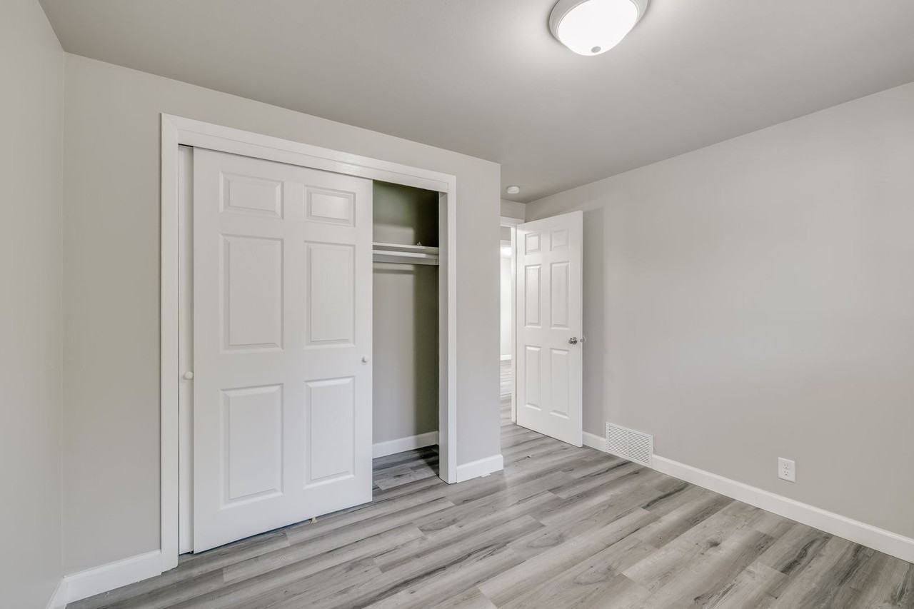 471 Farwell Ave - Photo 3 of 12