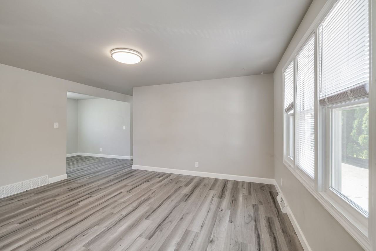 471 Farwell Ave - Photo 7 of 12