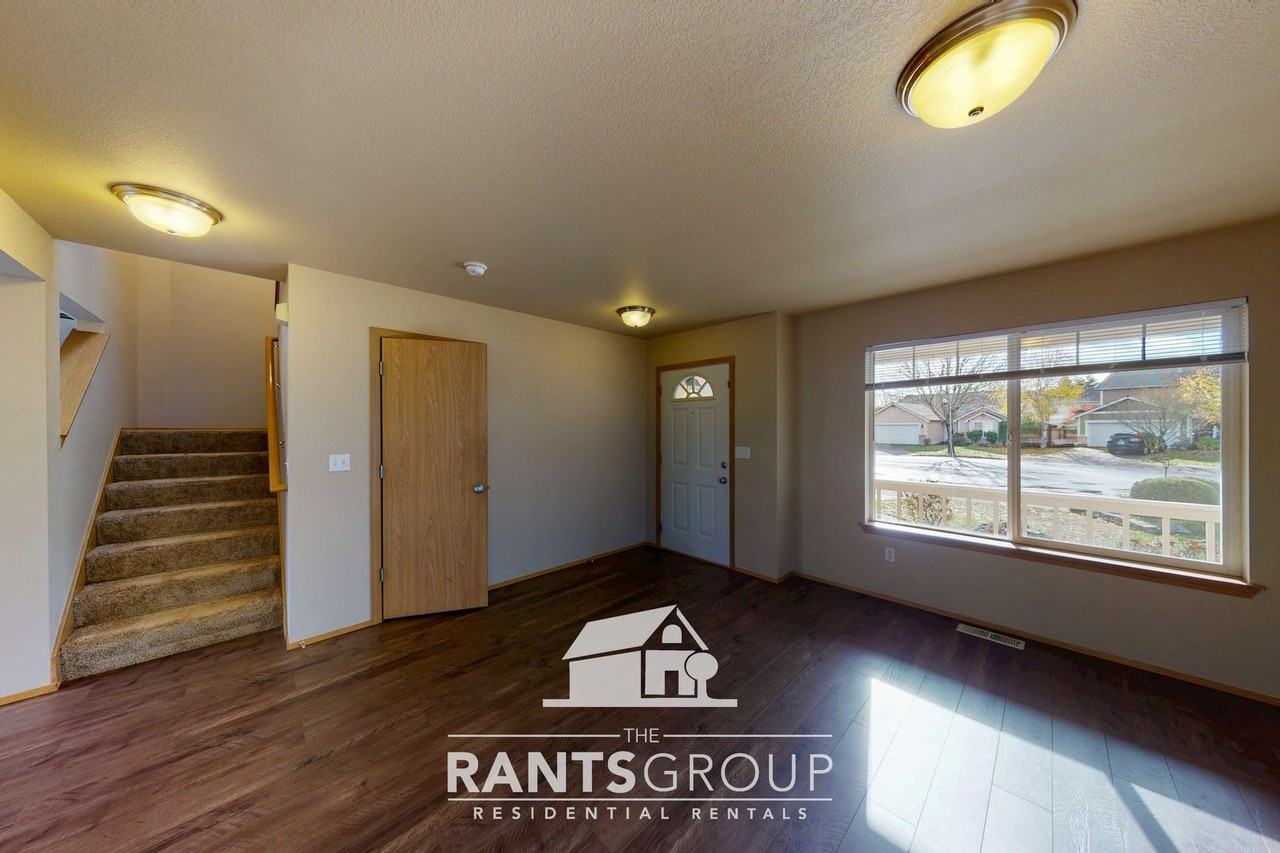 6428 Candace Ct Se - Photo 4 of 25