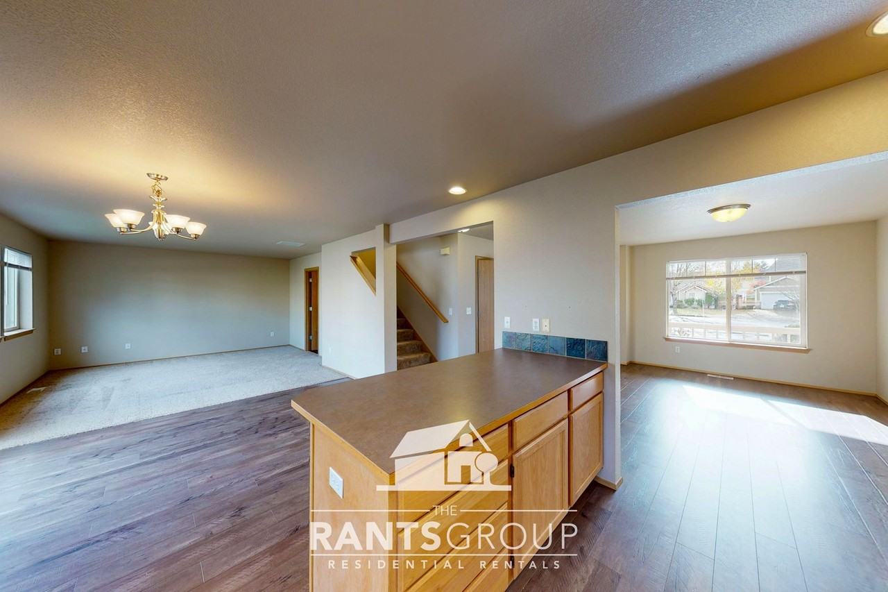 6428 Candace Ct Se - Photo 5 of 25