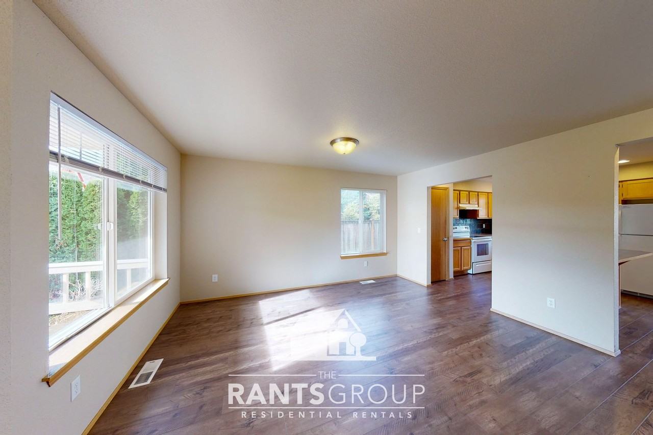 6428 Candace Ct Se - Photo 7 of 25