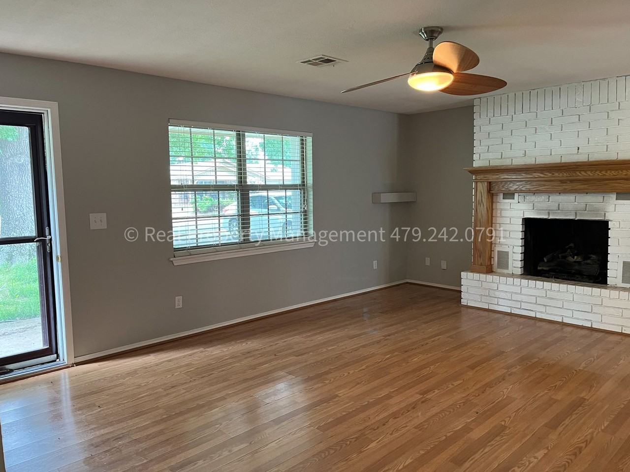 218 Spring Ave - Photo 2 of 19