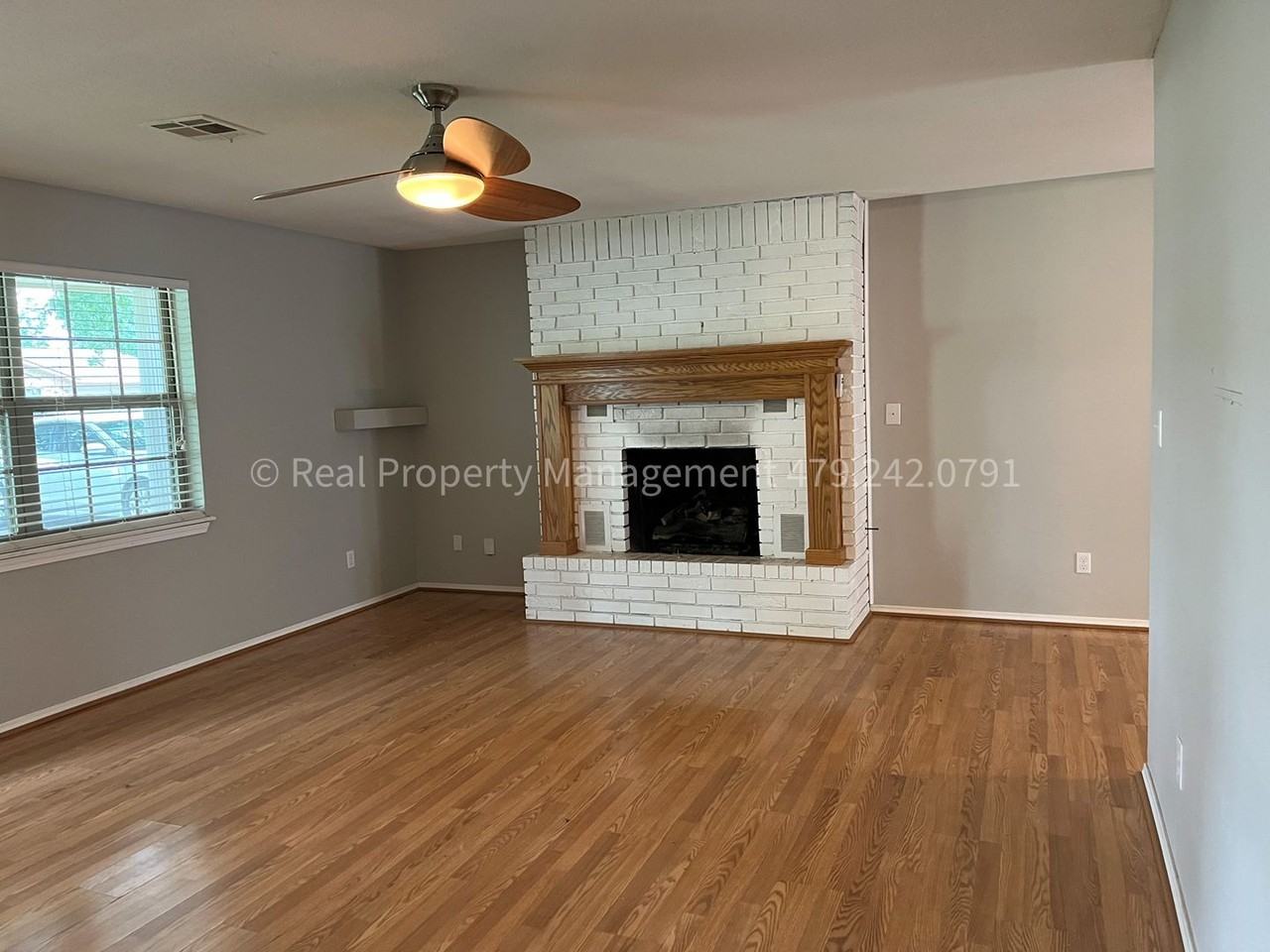 218 Spring Ave - Photo 3 of 19