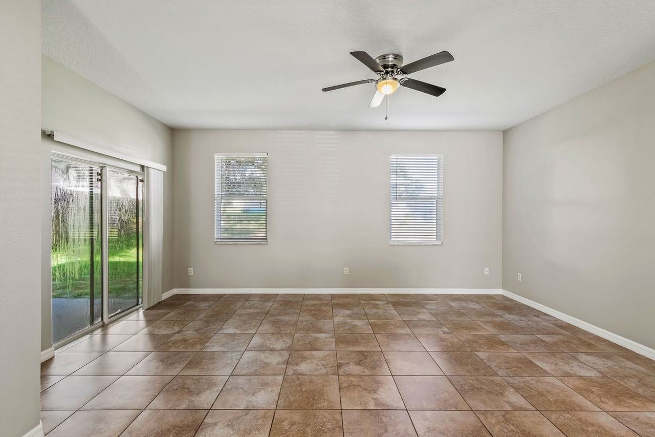 2709 Savannah Dr - Photo 3 of 15