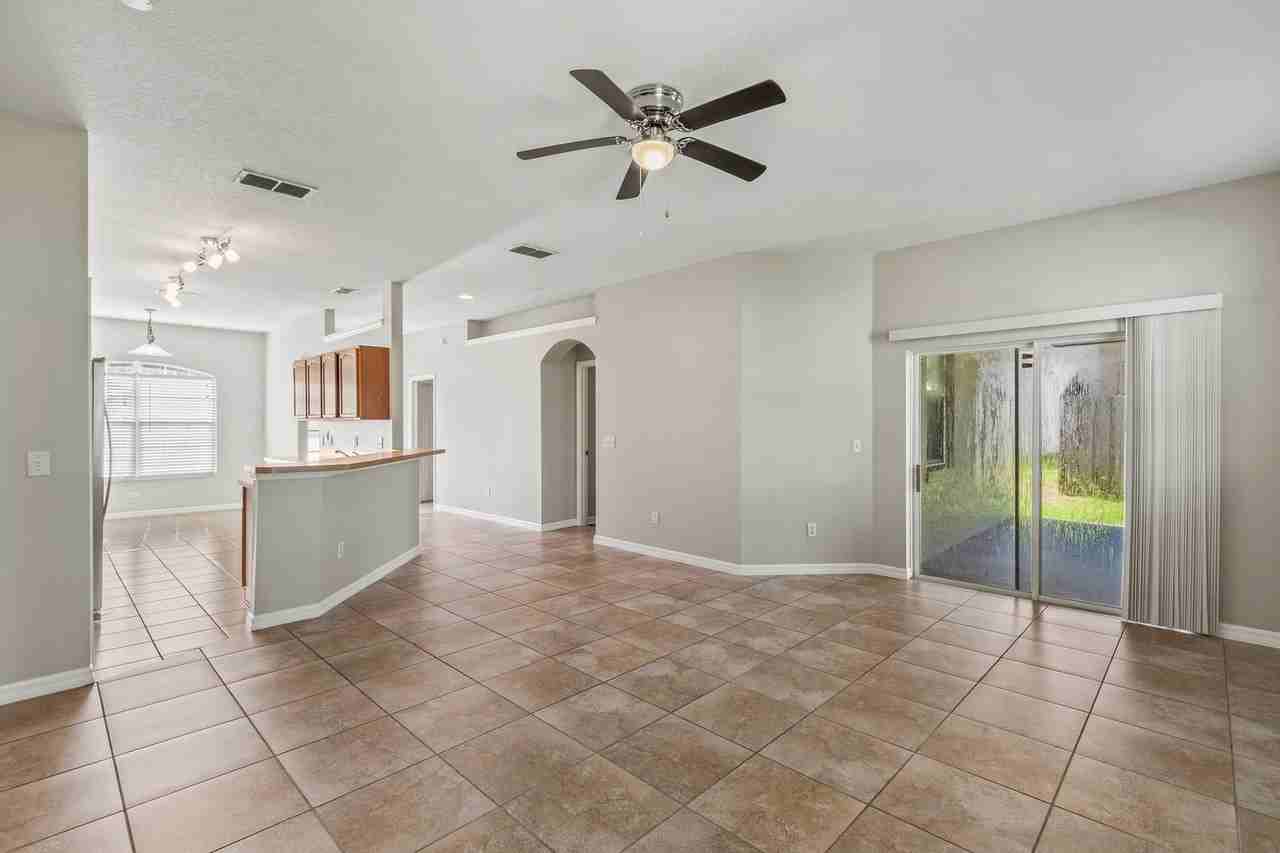 2709 Savannah Dr - Photo 4 of 15