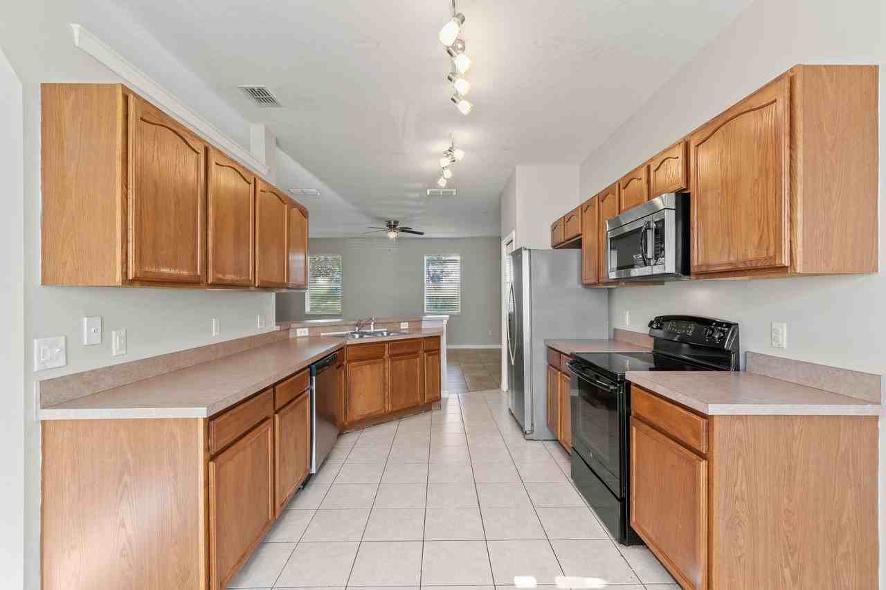 2709 Savannah Dr - Photo 5 of 15