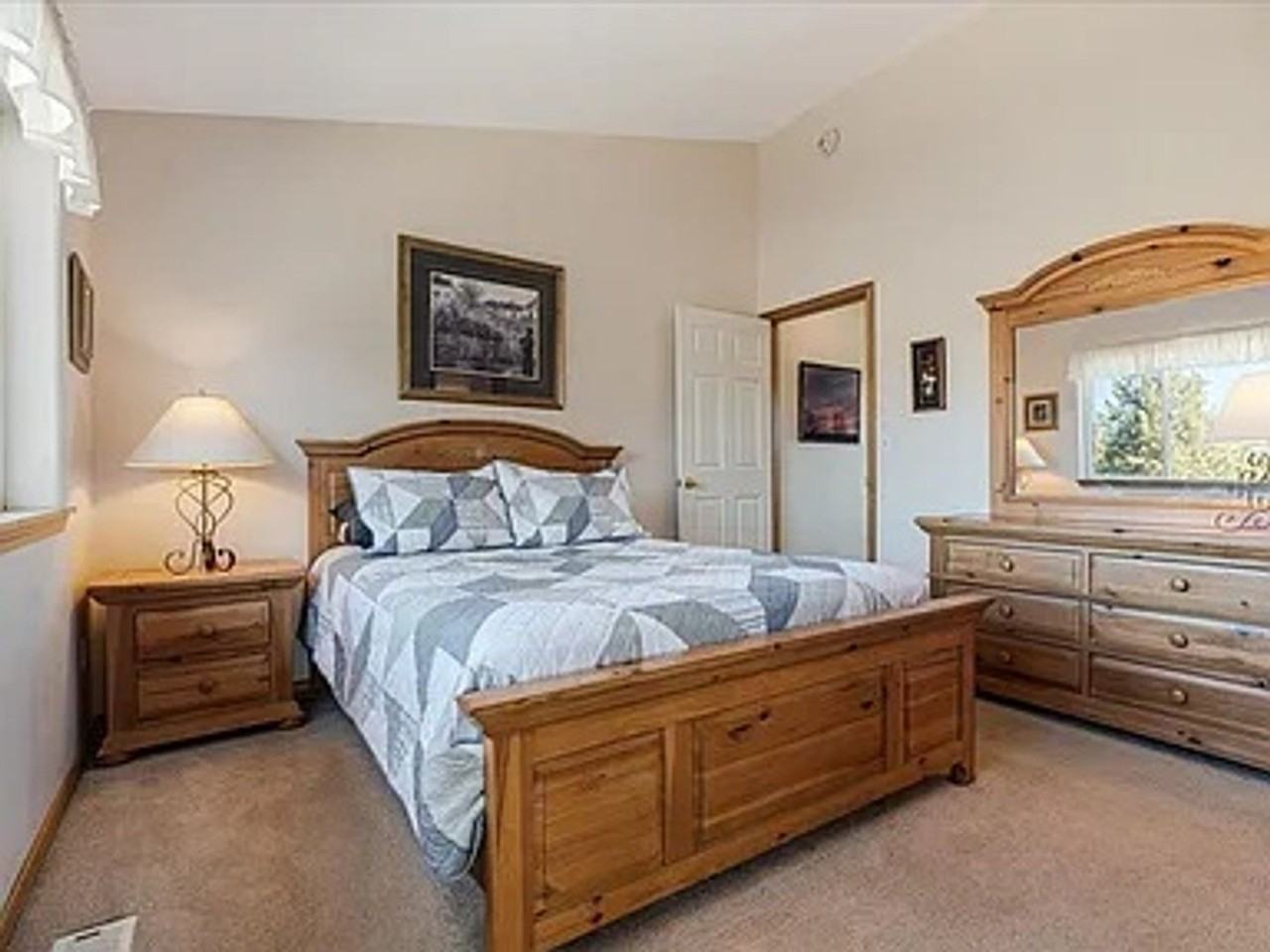 1140 Golden Pheasant Dr - Photo 3 of 15