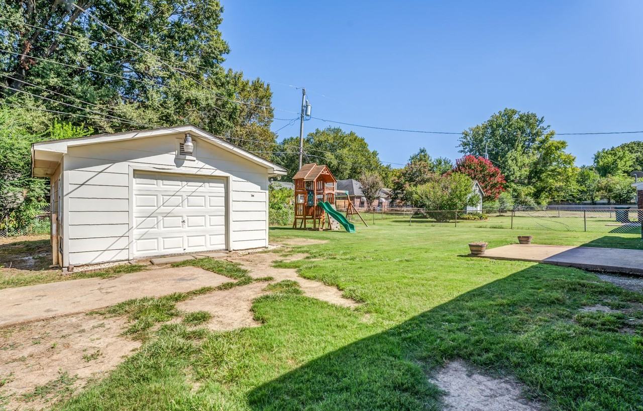 8398 Booneville Dr - Photo 2 of 19