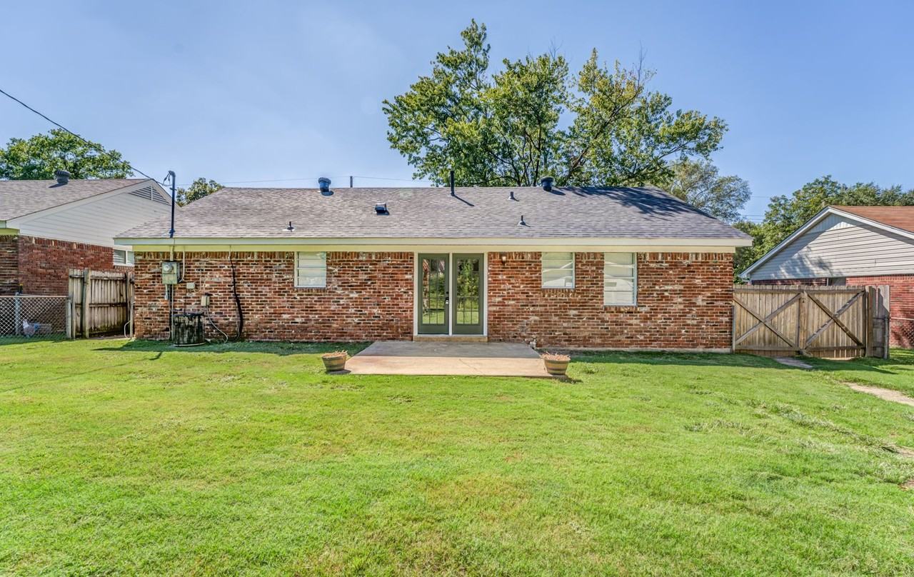 8398 Booneville Dr - Photo 3 of 19