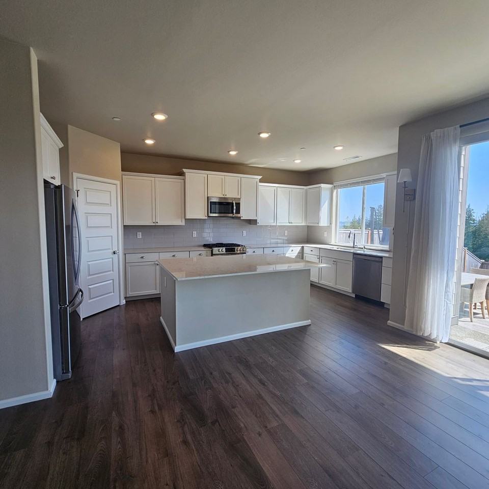 1028 Baker Heights Loop - Photo 2 of 35