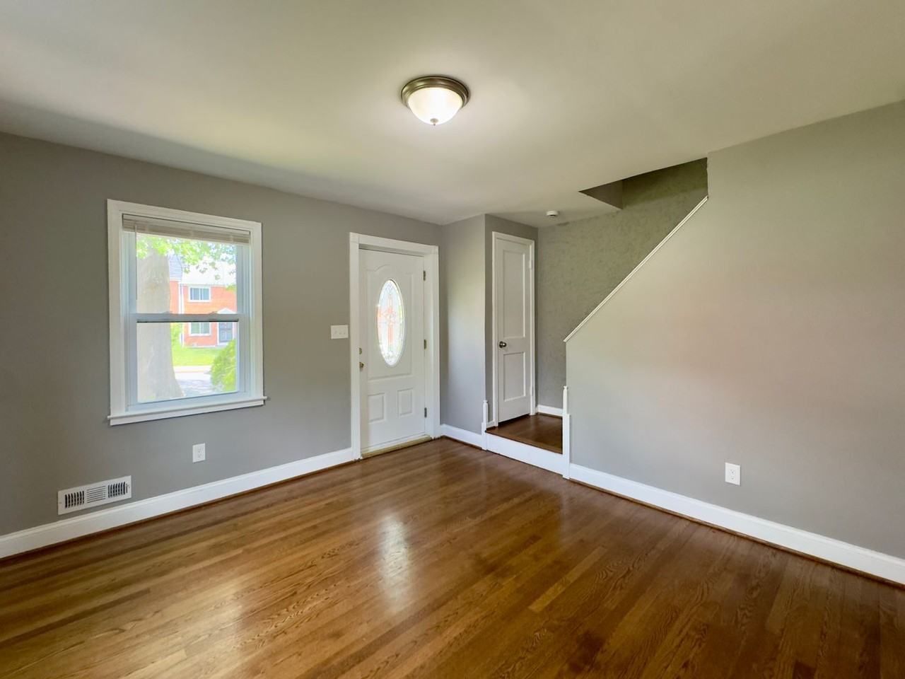 1051 Cameron Rd - Photo 2 of 20