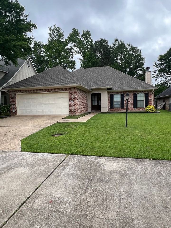 10513 Plum Creek Dr - Photo 3 of 18