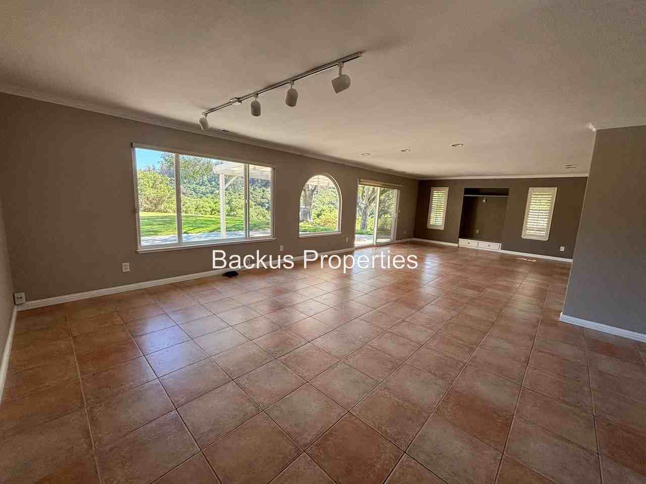 17240 Tamara Ln - Photo 3 of 25