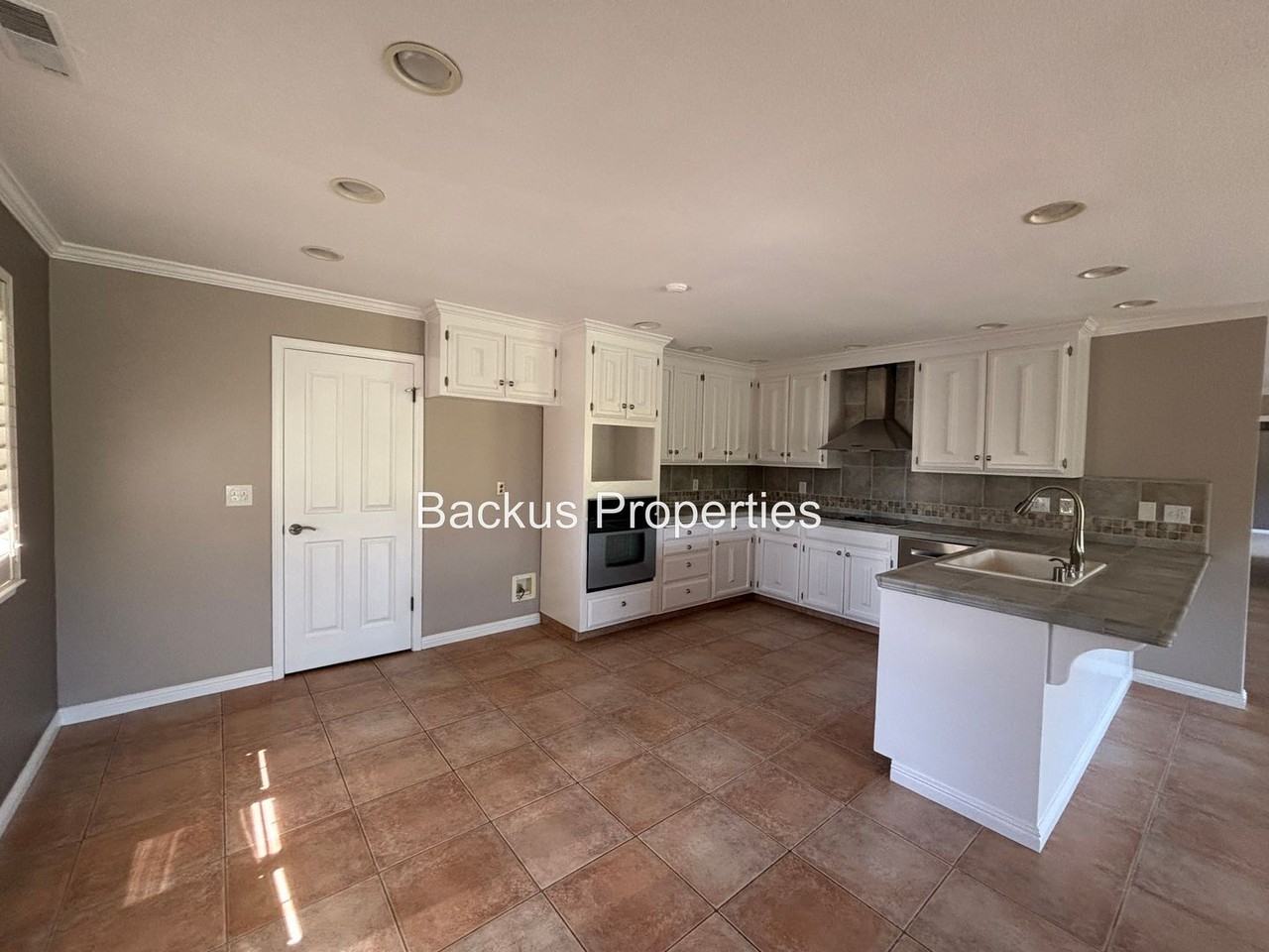 17240 Tamara Ln - Photo 7 of 25