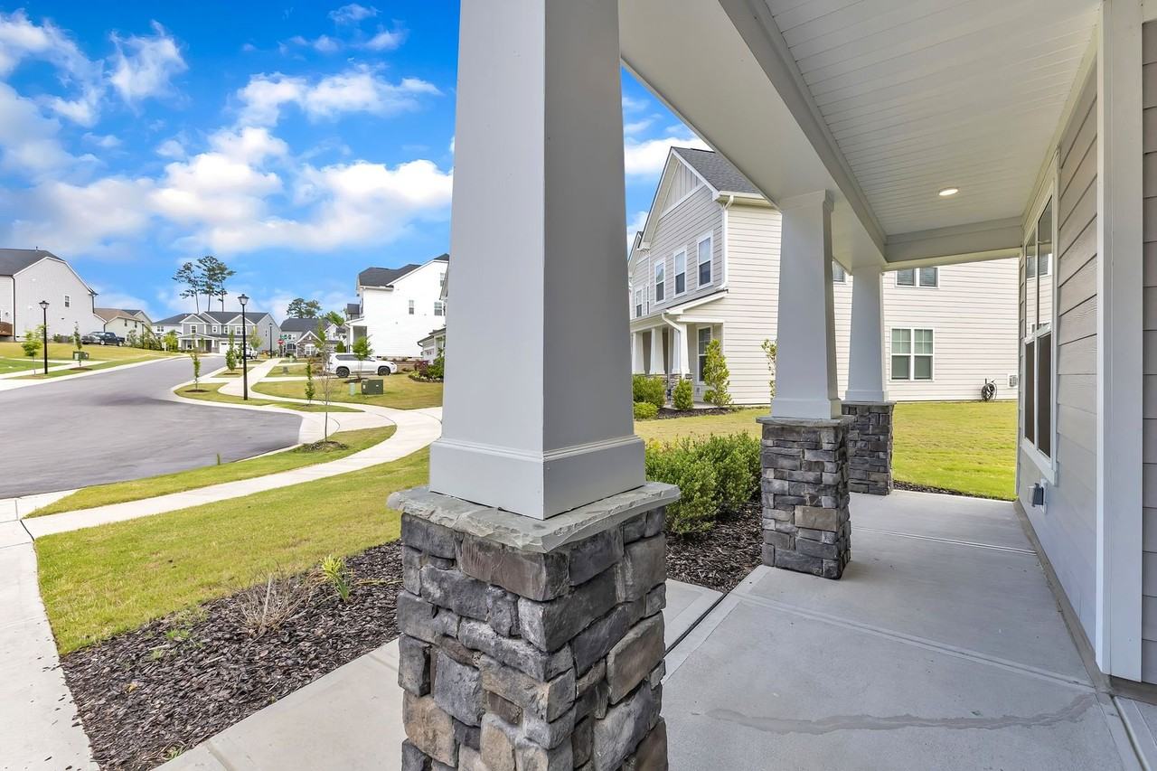 400 Hawks Bluff Ct - Photo 4 of 45