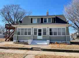 featured image of 120 N 9th St