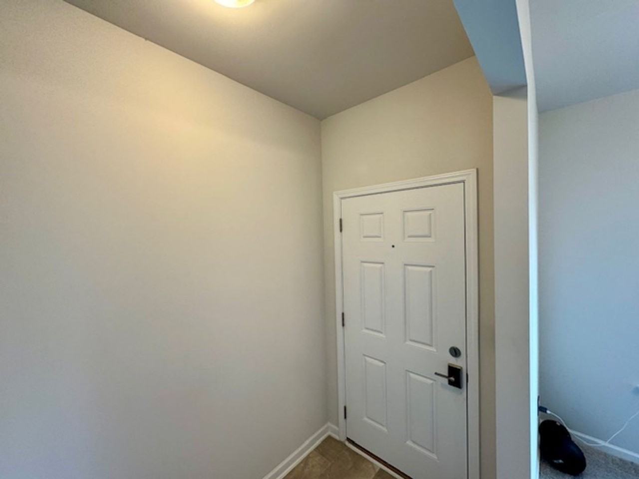 140 Continental Ln - Photo 3 of 31