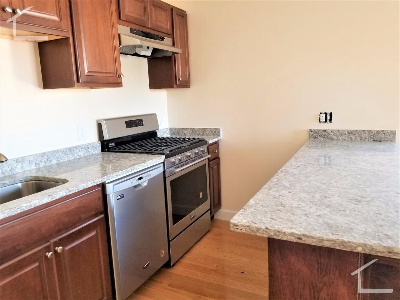 25 Weitz St - Photo 3 of 11