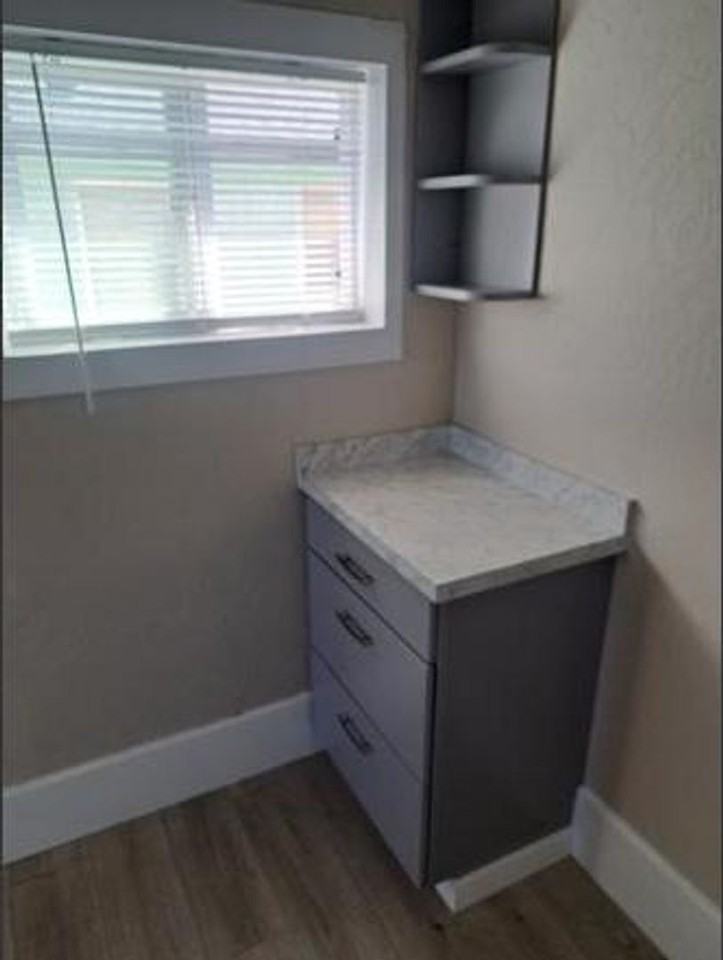 1631 W Pacific Ave - Photo 5 of 8