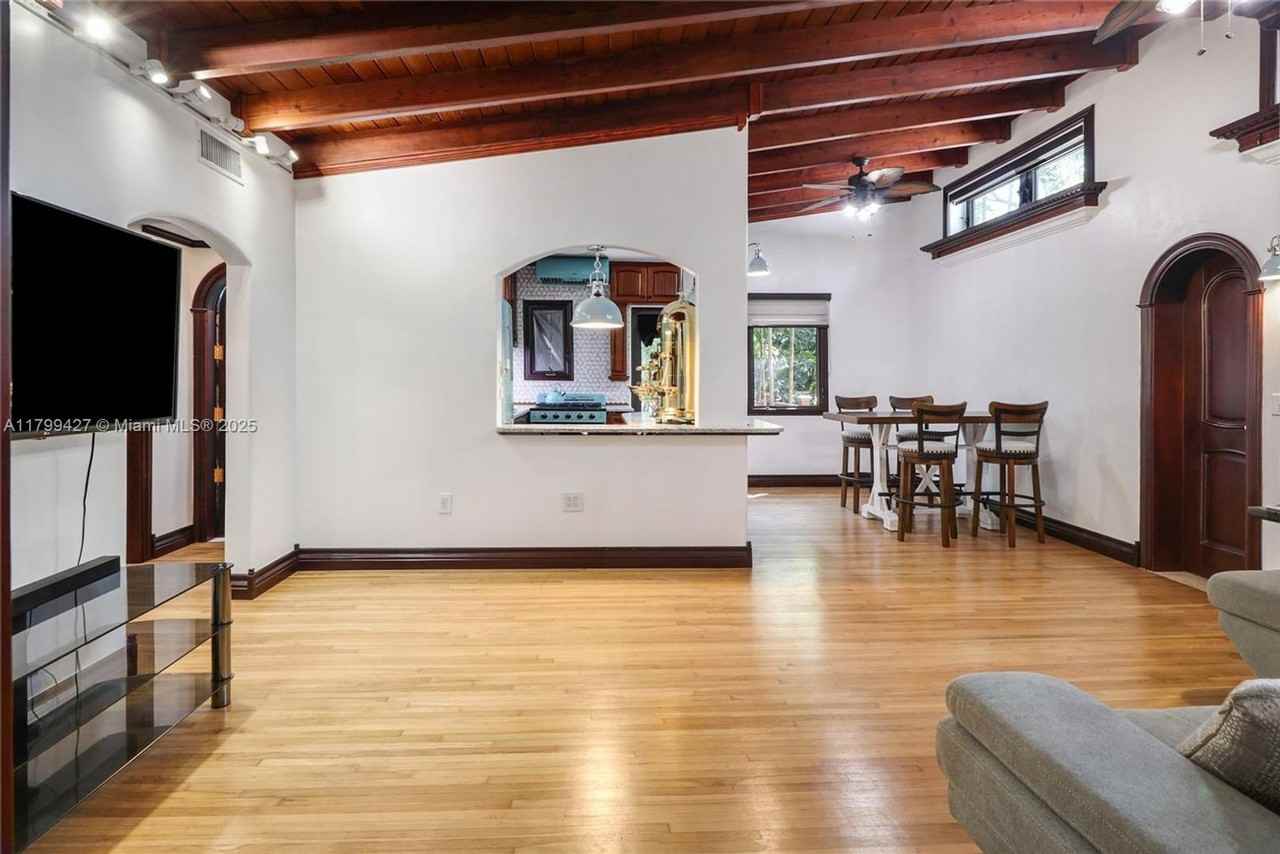 550 550 Quail Ave1 - Photo 3 of 11