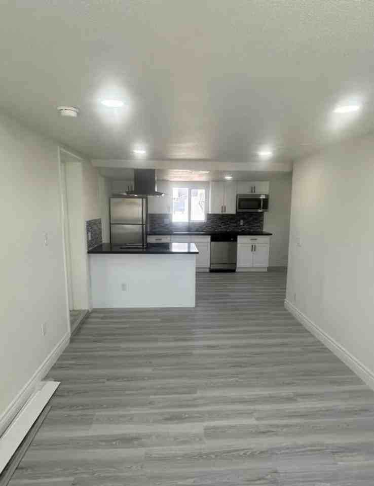 210 W Monroe Ave, Las Vegas, NV 89106 - Photo 2 of 13