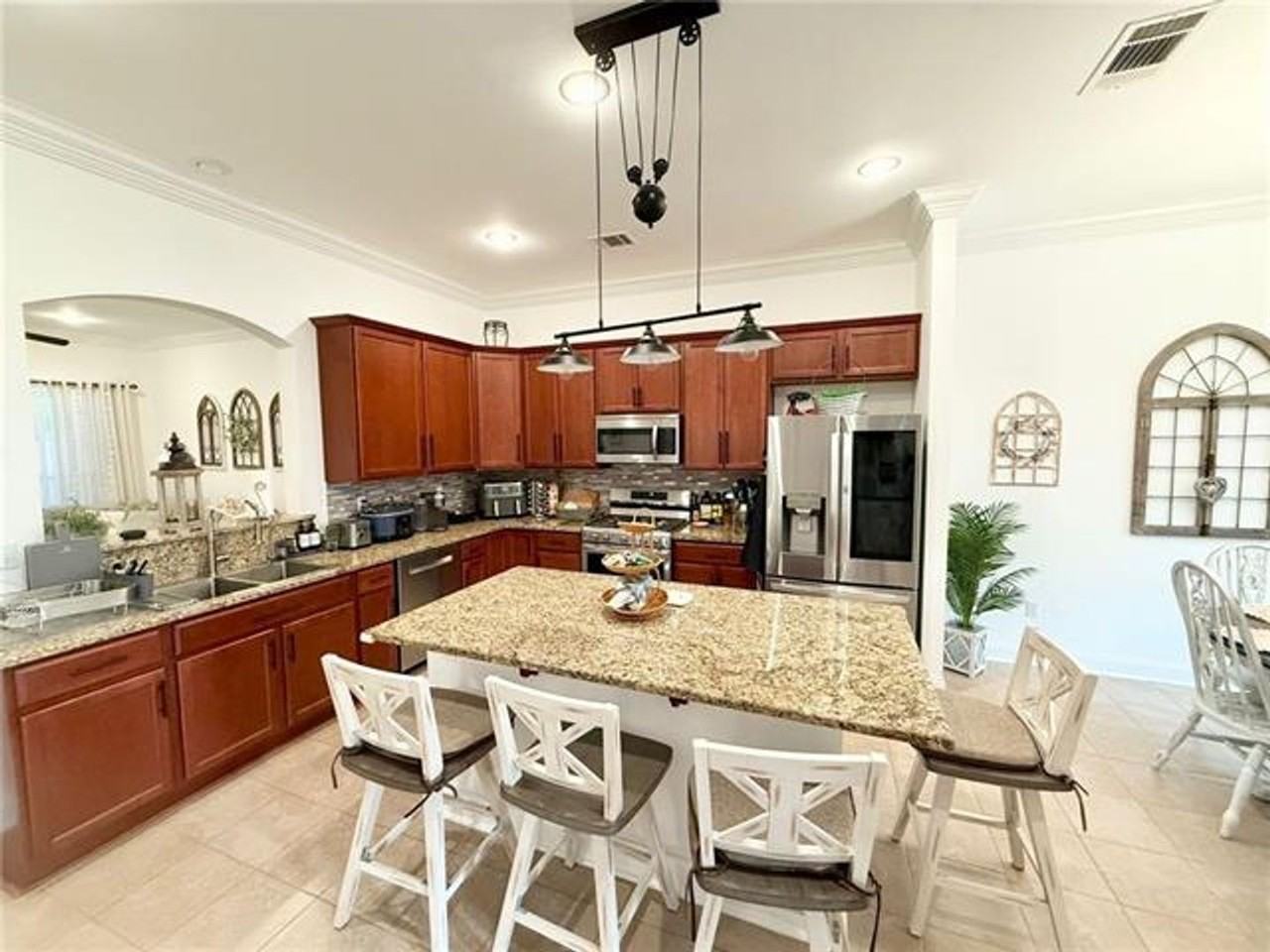 70040 Hirson Ct - Photo 4 of 17