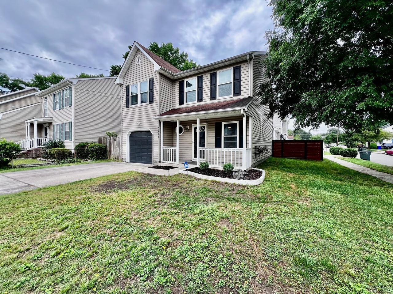 7600 Evelyn T Butts Ave - Photo 2 of 32