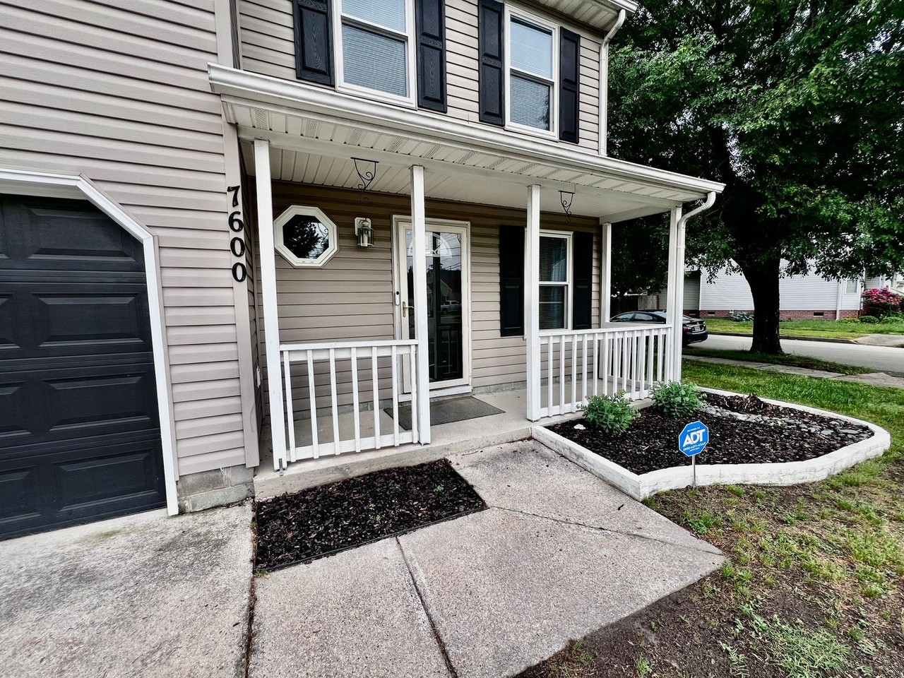 7600 Evelyn T Butts Ave - Photo 3 of 32