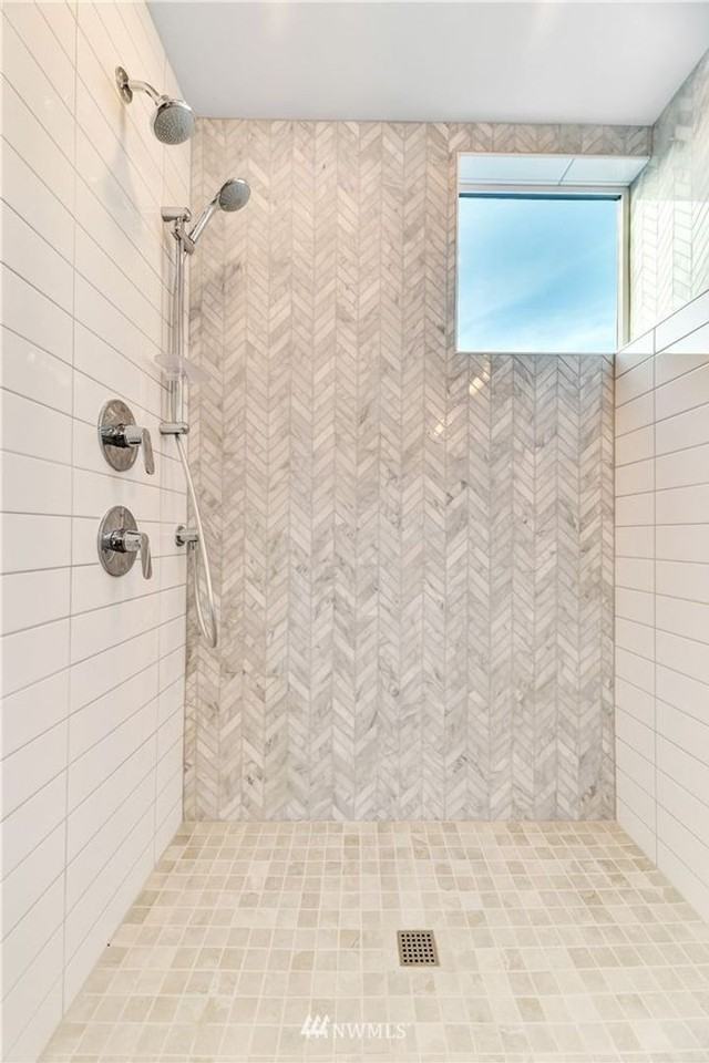 2823 Franklin Ave E - Photo 2 of 28